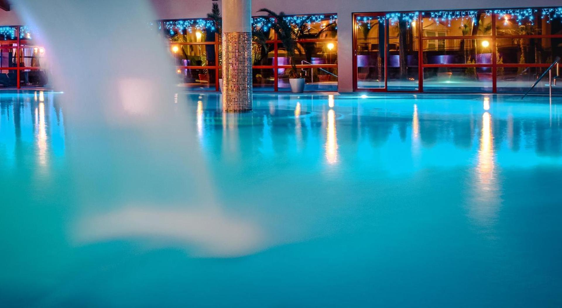 Wellness & Spa Hotel Kaskady 斯里亚克 外观 照片