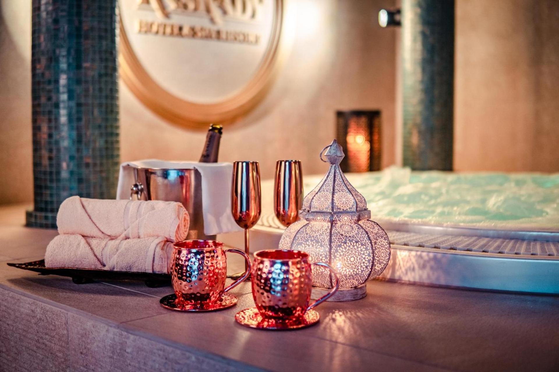 Wellness & Spa Hotel Kaskady 斯里亚克 外观 照片