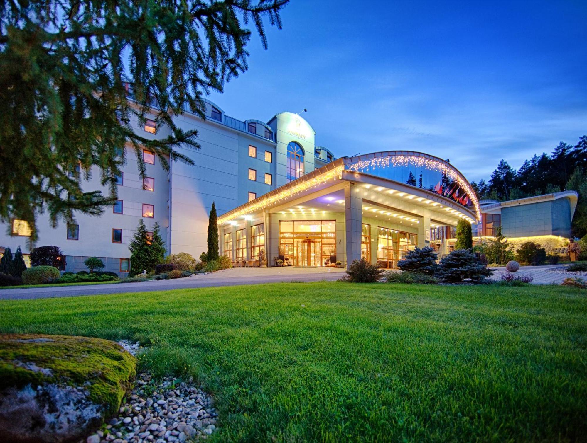 Wellness & Spa Hotel Kaskady 斯里亚克 外观 照片