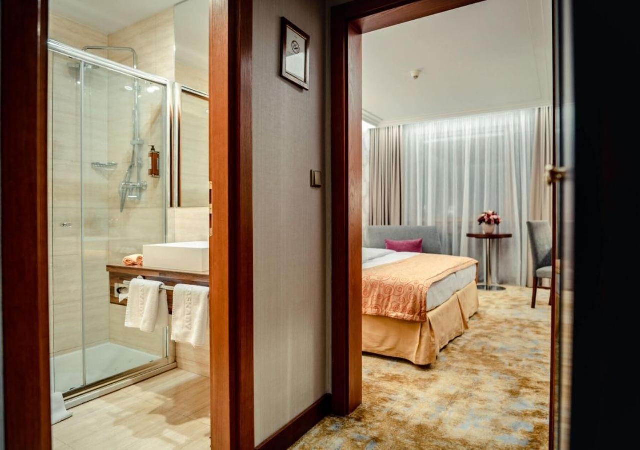 Wellness & Spa Hotel Kaskady 斯里亚克 外观 照片