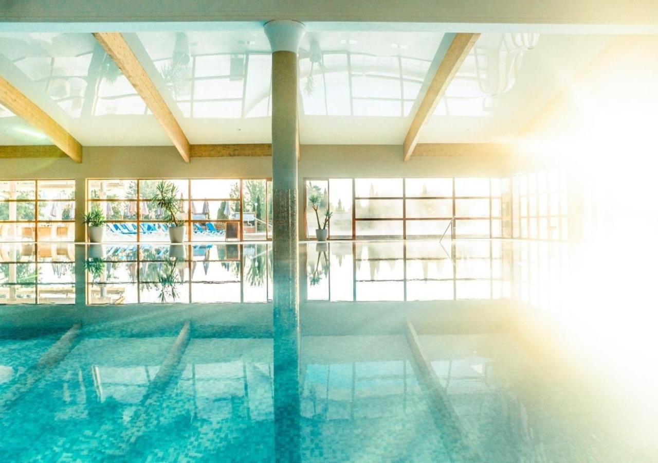 Wellness & Spa Hotel Kaskady 斯里亚克 外观 照片