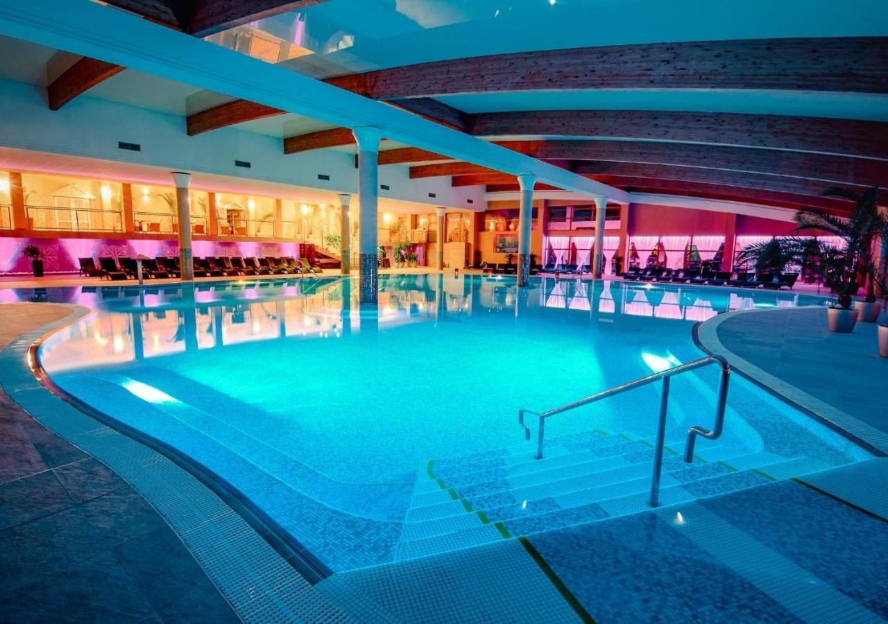 Wellness & Spa Hotel Kaskady 斯里亚克 外观 照片