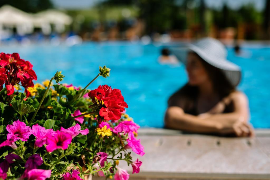 Wellness & Spa Hotel Kaskady 斯里亚克 外观 照片