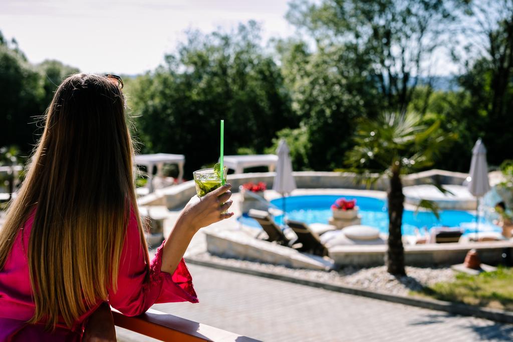 Wellness & Spa Hotel Kaskady 斯里亚克 外观 照片