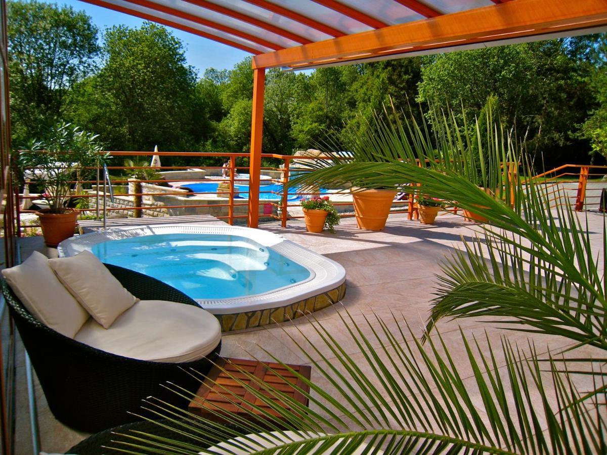 Wellness & Spa Hotel Kaskady 斯里亚克 外观 照片